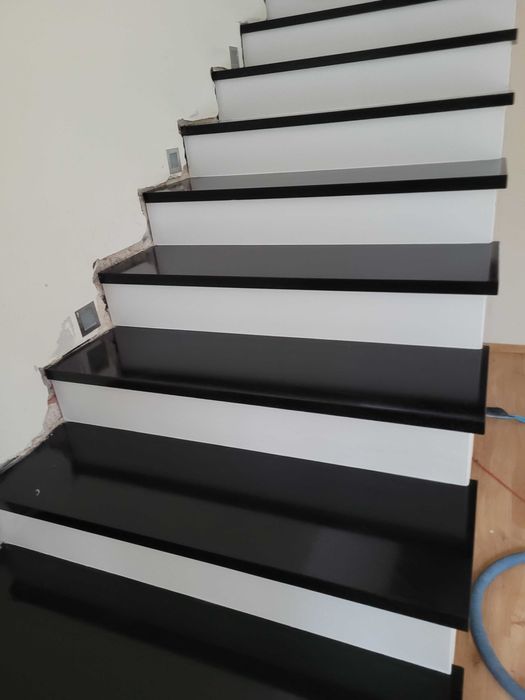 Schody kamienne zewnętrzne wewnętrzne granitowe marmurowe konglomerat