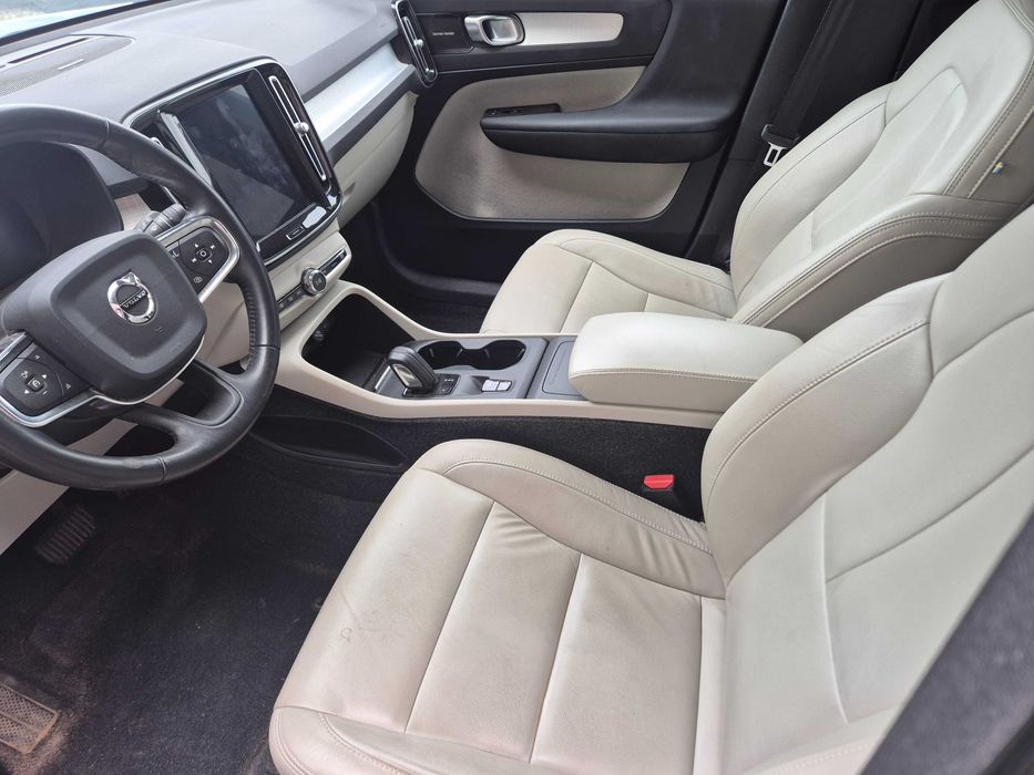 Volvo XC40 2.0 T5 uszkodzona skrzynia biegów