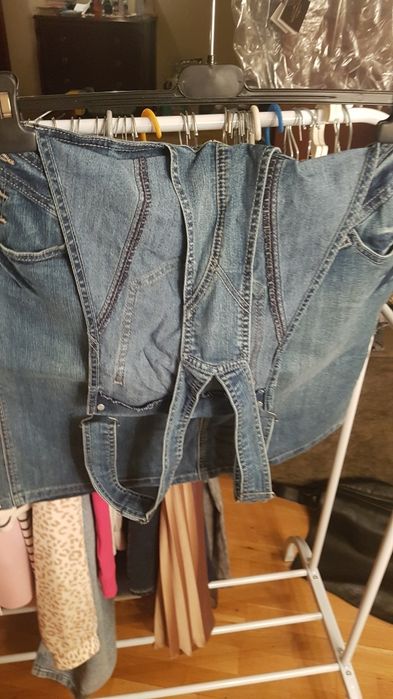 Sukienka ciążowa ogrodniczki regulowana dżinsowa