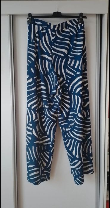 Materiałowe spodnie damskie H&M rozm.50