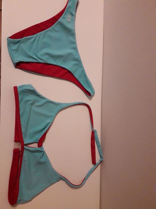 Biquini reversível rosa e azul claro