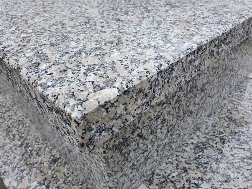 Parapety granitowe zewnętrzne wewnętrzne producent - granit pod wymiar