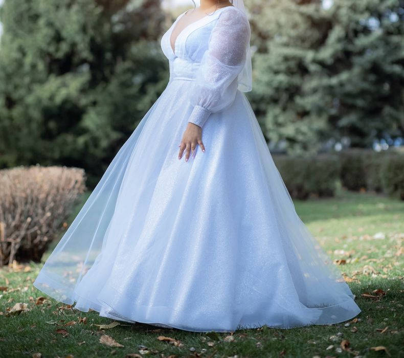 Продам весільну сукню