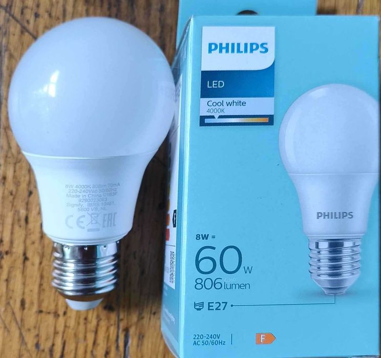 Міняю LED-лампи Philips 8 W