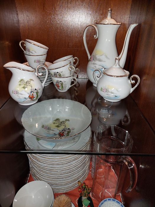 73 peças Conjunto loiça da china com bordado a ouro SPAL (porcelanas P