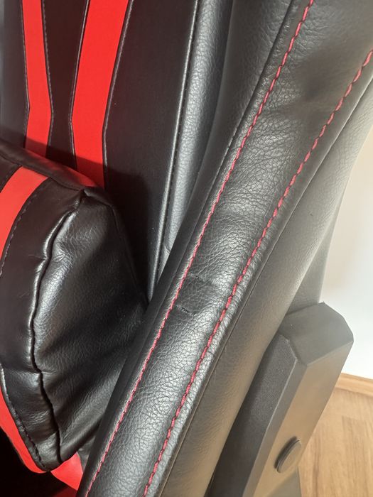 Fotel gamingowy Diablo X-Horn 2.0 Normal Size, czarno-czerwony