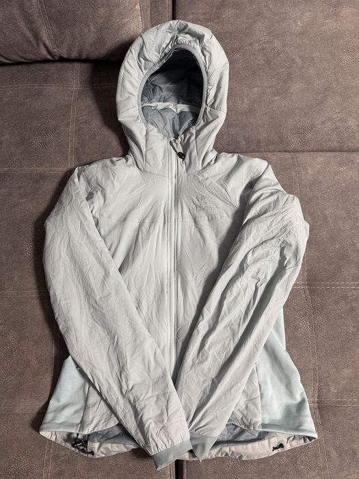 Жіноча куртка Arc’teryx  Atom LT Hoody Womens