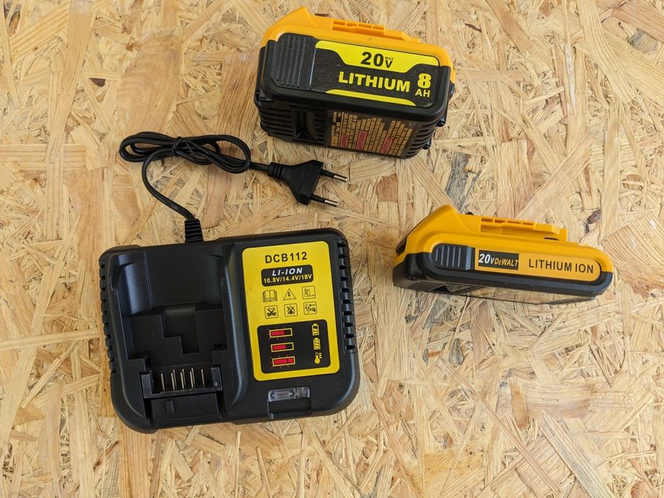 Батарея, аккумулятор 20 вольт DeWalt