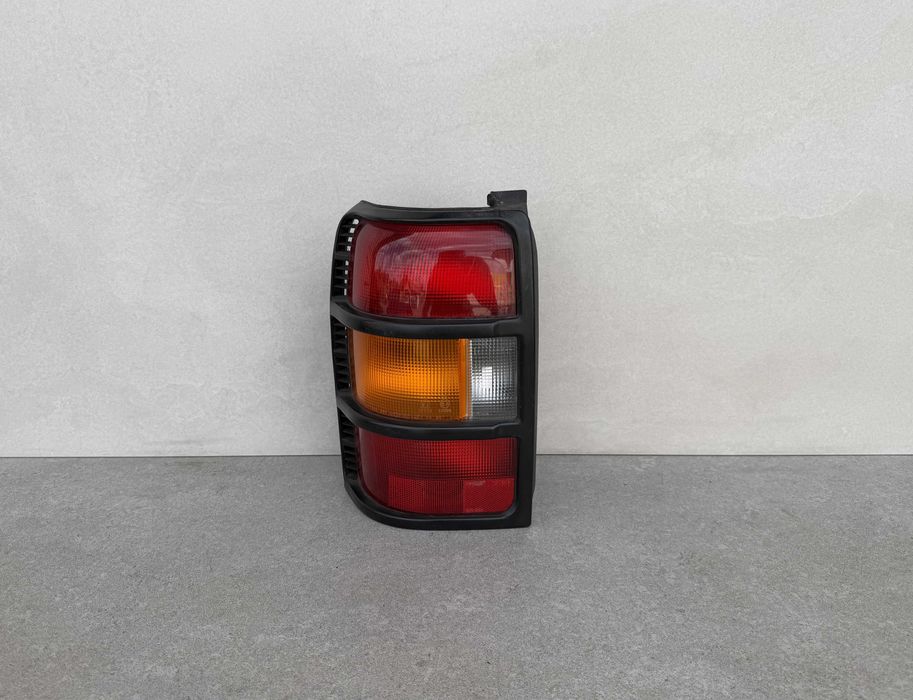 Ліхтар задній (стоп) (лівий) (дорестайл) Mitsubishi Pajero 2 (1991-1997p.в.)
