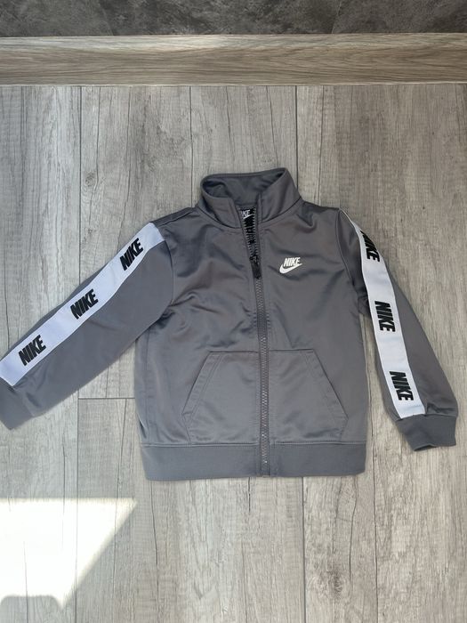 Продам кофту nike