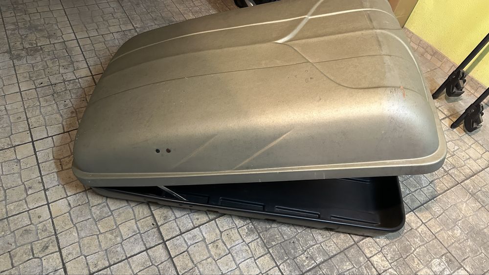 Mala de tejadilho e barras