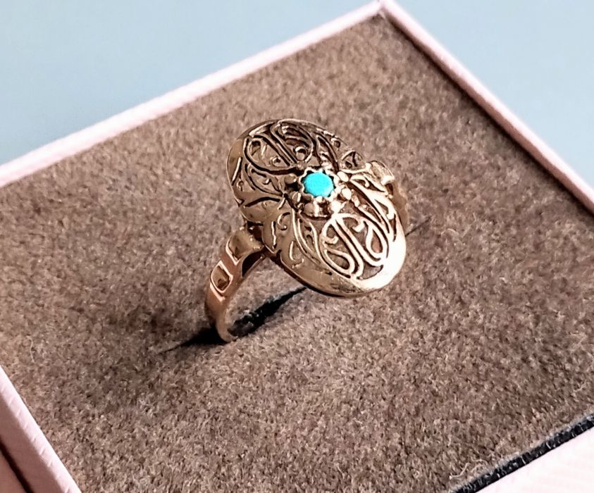 Czarujący złoty pierścionek. Warmet .PRL.