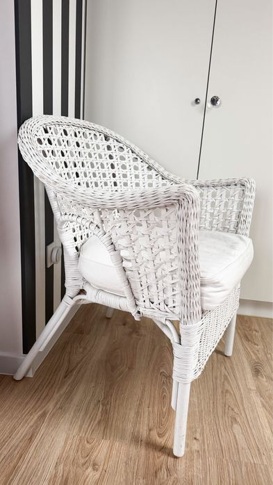 Fotel wiklinowy IKEA bialy