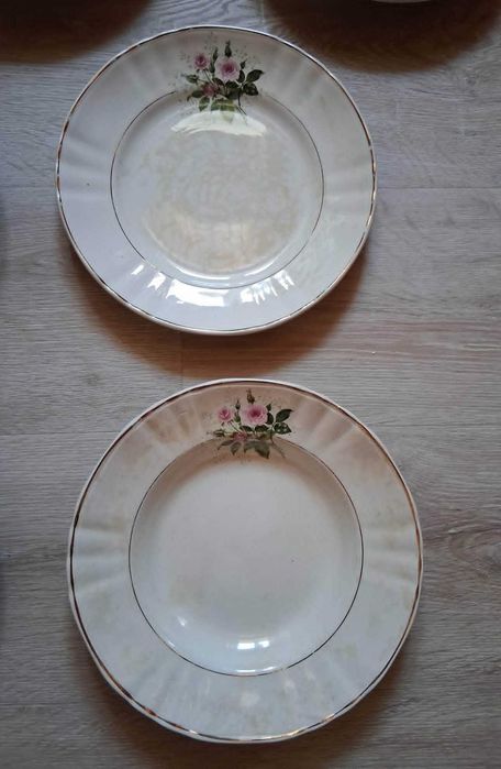 Vende-se Conjunto Pratos Antigos Sacavém