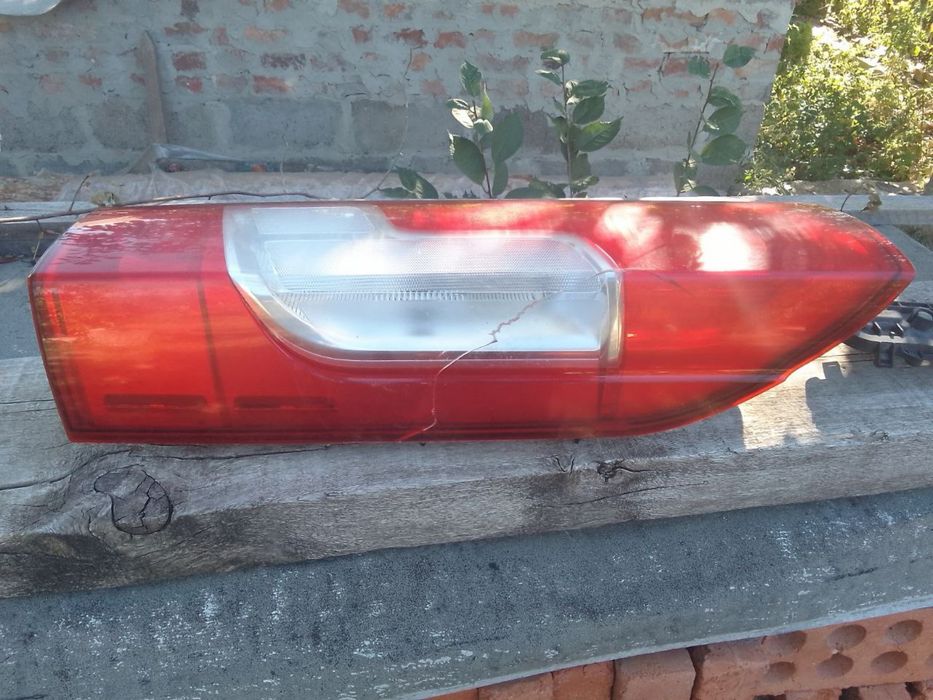 Продам задній правий ліхтар (фонарь) MAKO AL RH 01380672080