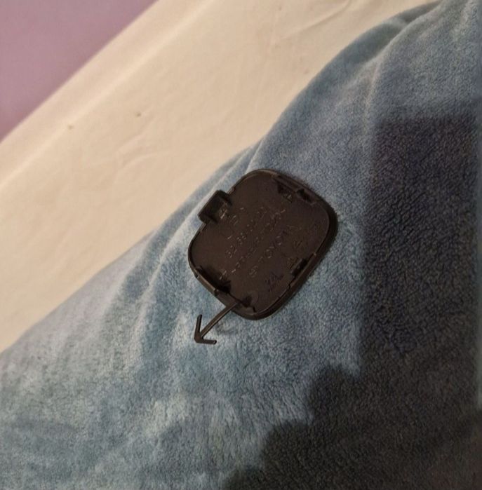 Zaślepka Haka Toyota Corolla OE 021200 hak zderzak osłona