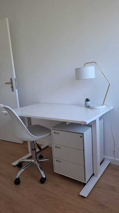 Quarto para Alugar em Apartamento Totalmente Renovado (exclusivo a estudante universitária) – a 4 min do Metro de Francos