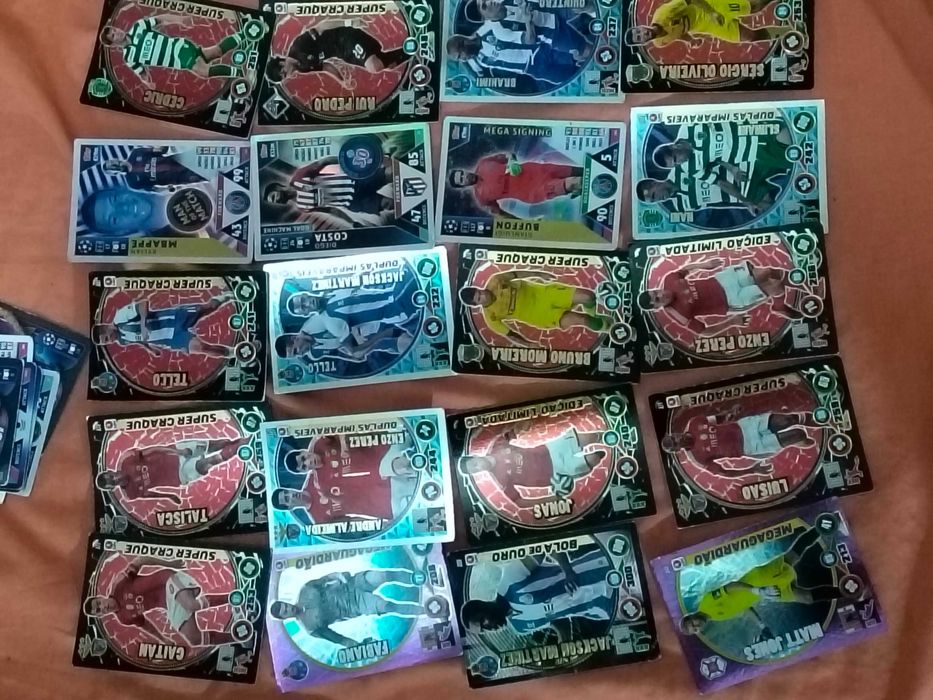 Cartas de várias coleções de futebol