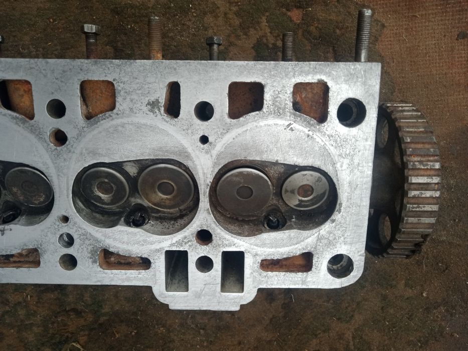 Головка блока цылиндров на Таврию,Славуту,карб-я