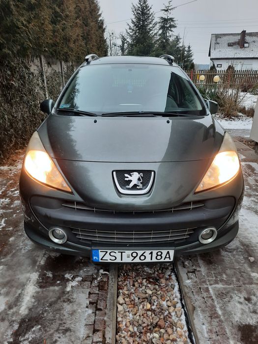 Sprzedam Peugeot 207  SW 1.6 benzyna .