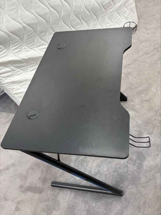 Biurko gamingowe Trooper czarny mat/carbon