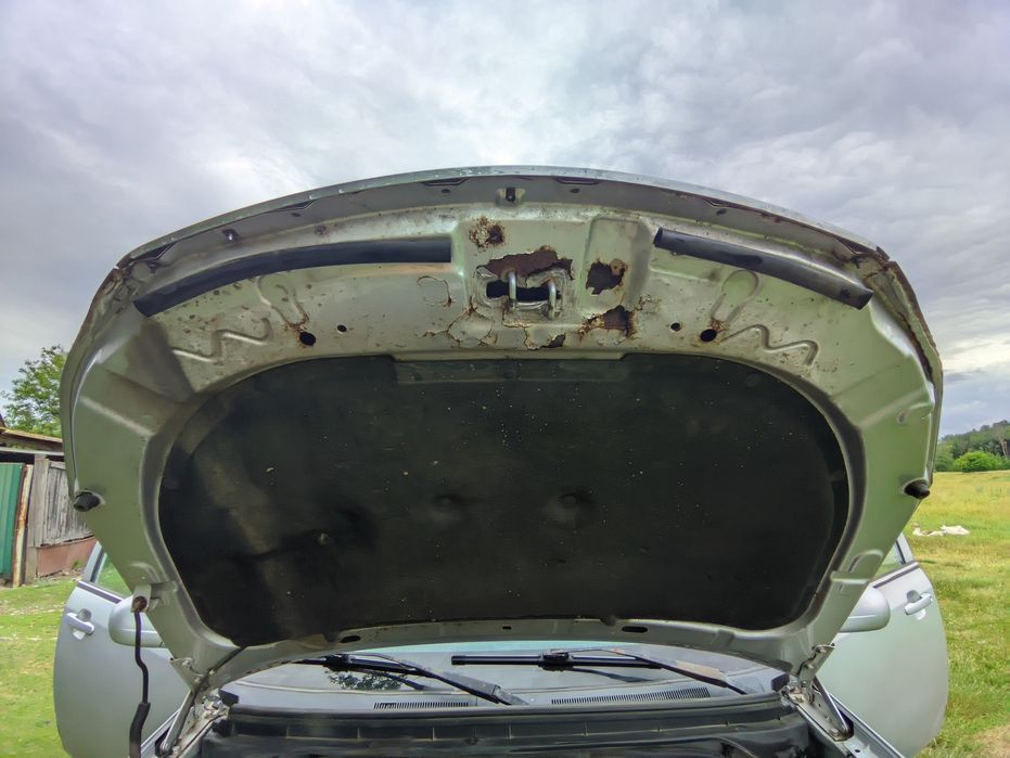 Продам автомобіль chery e5 стан на фото всі деталі по тел або відео