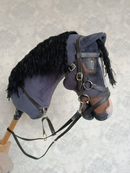 Хоббихорс с уздечкой