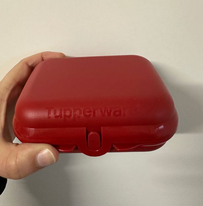 Caixa / Ostra Vermelha Tupperware