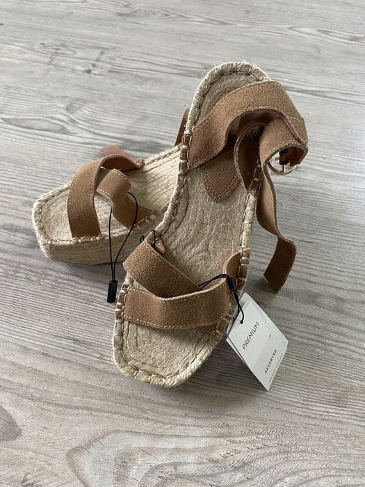 Nowe sandały na platformie reserved rozmiar 39 skórzane