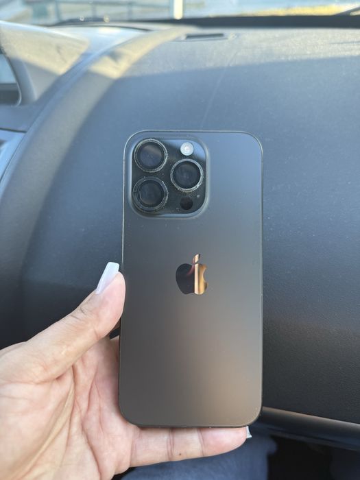 Iphone 15 pro em bom estado
