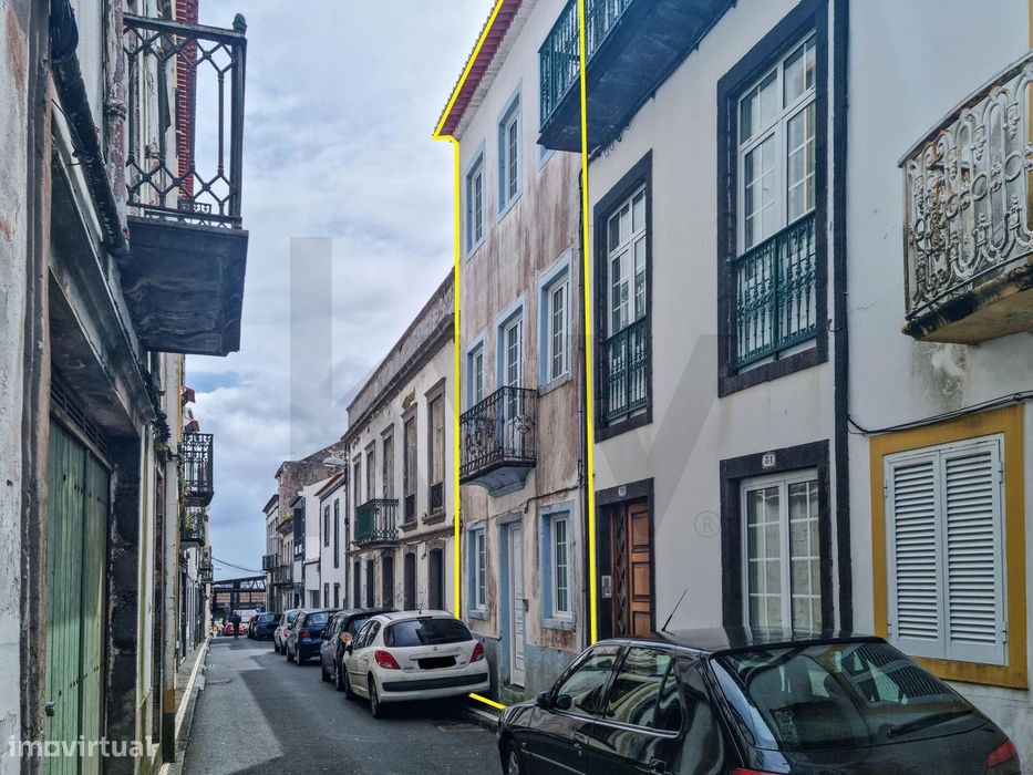 Moradia T5 no Centro de Ponta Delgada