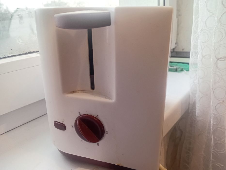 Тостер Scarlett.