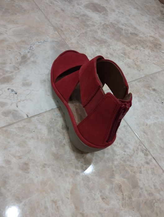 Супер удобные мягкие босоножки Clarks