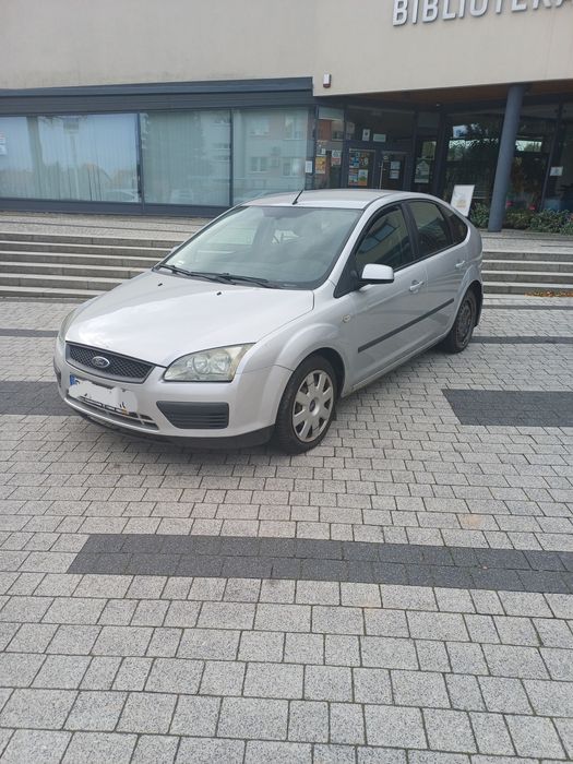 Pas przedni kompletny ford Focus II mk2  1.8tdci srebrny 03