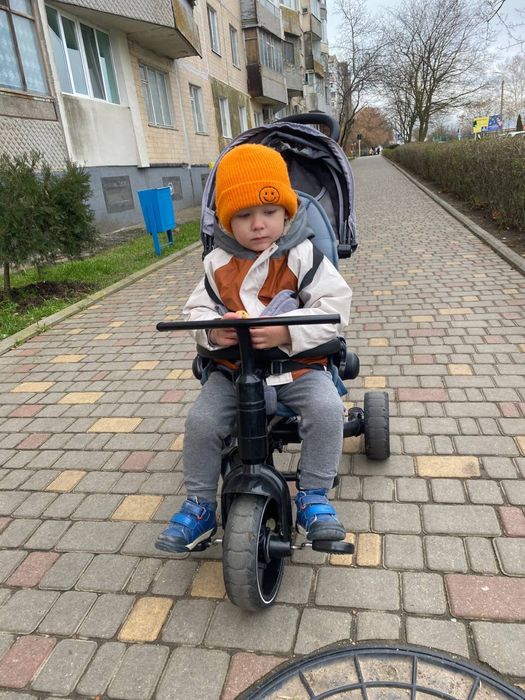 Дитячий велосипед з ручкою