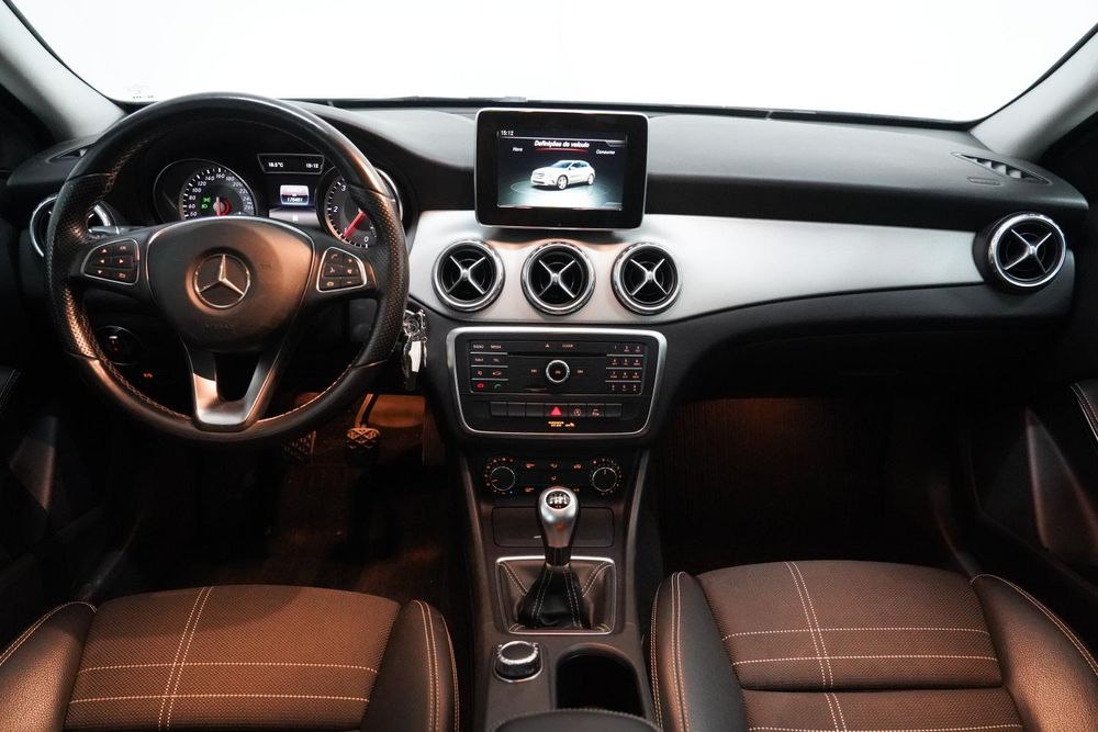 Mercedes-Benz GLA 180 — fotografia 5