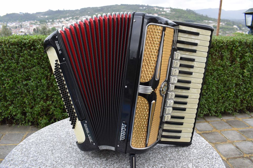 Acordeao Adria Piano III Grand Lux 3 Voz,