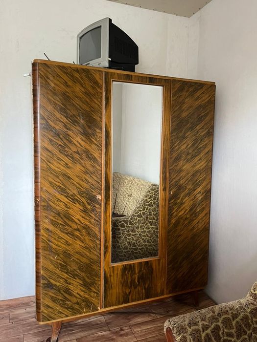 Шкаф ретро 60-х років