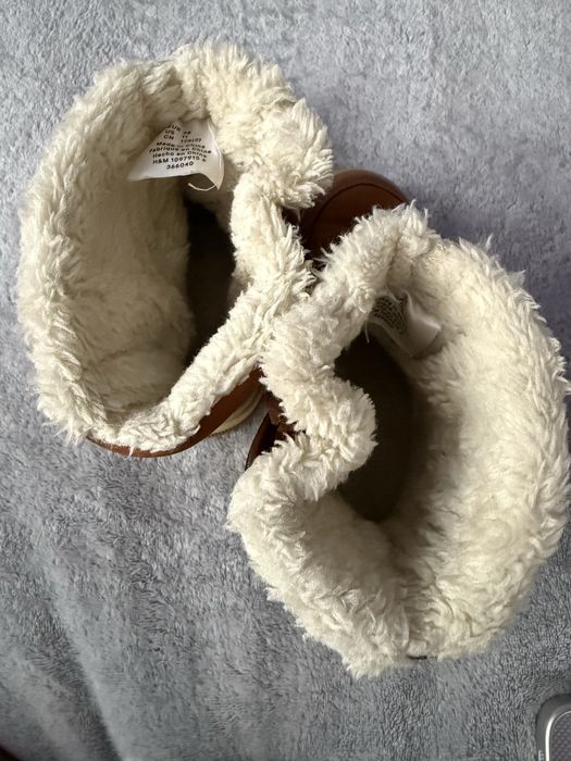 Продам зимові ботинки Н&М на дівчинку