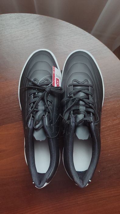 Бутси Kipsta 100 Futsal, нові, розмір 43