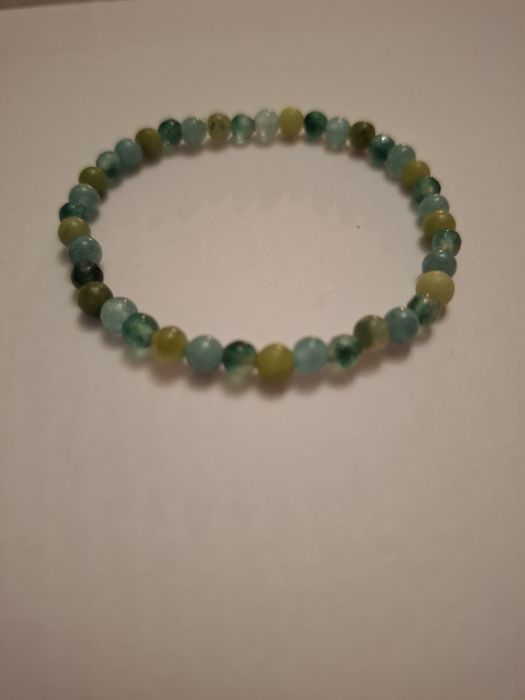 Bransoletka z kamieniami szlachetnymi