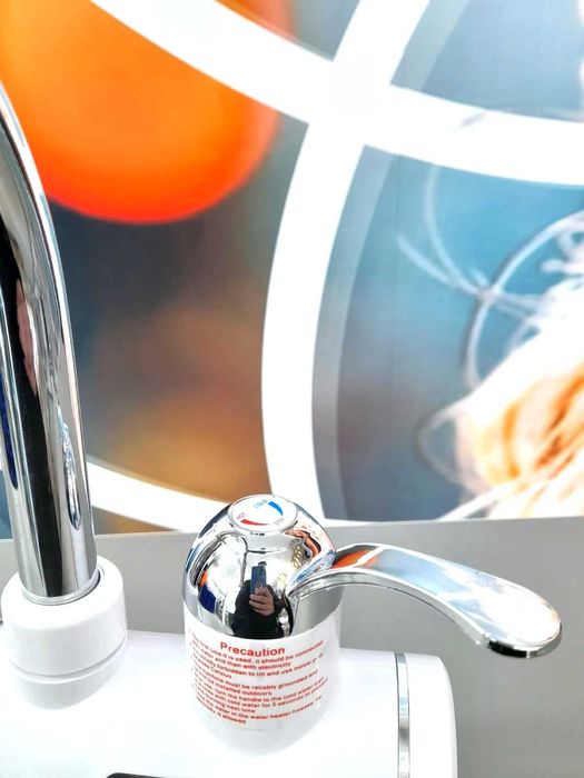 Torneira Elétrica de Aquecimento de Água