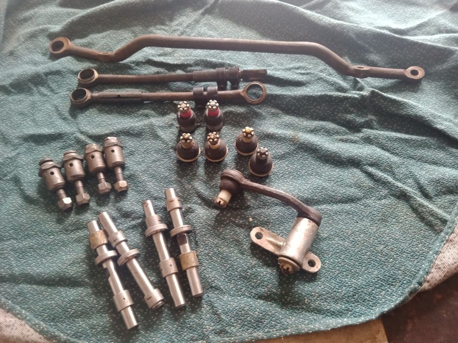 Рулевые тяги комплект на ВОЛГУ 2401,2410, пр-во СССР