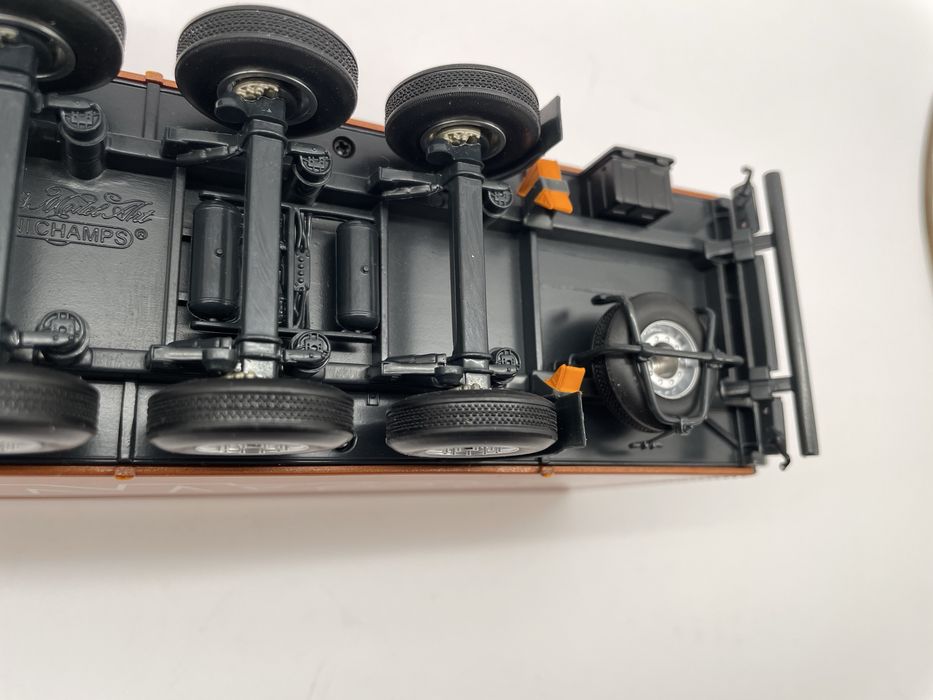 Minichamps .1/43  SCANIA R470 с полуприцепом.Штора.Фура.