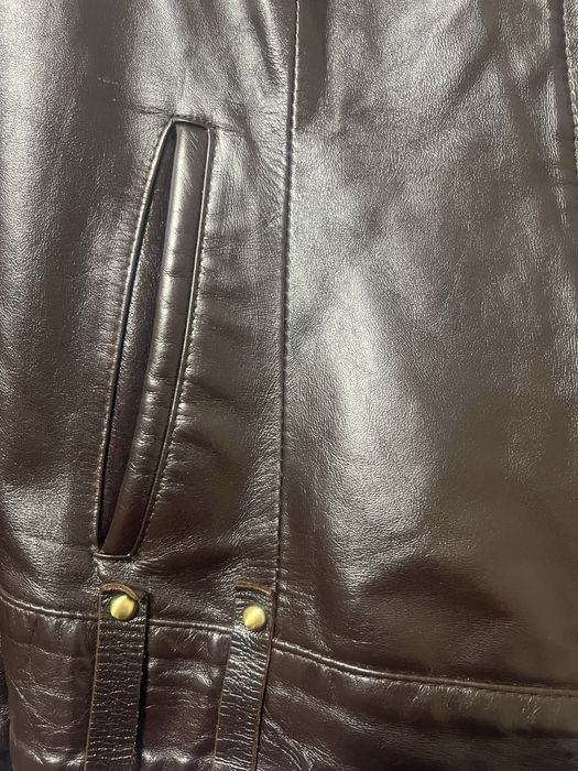 Шкіряна жіноча куртка