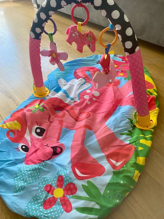 FitchBaby Kocyk edukacyjny z 3 zabawkami