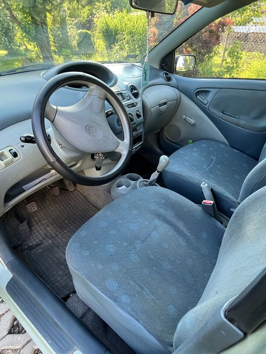 Toyota yaris 2002