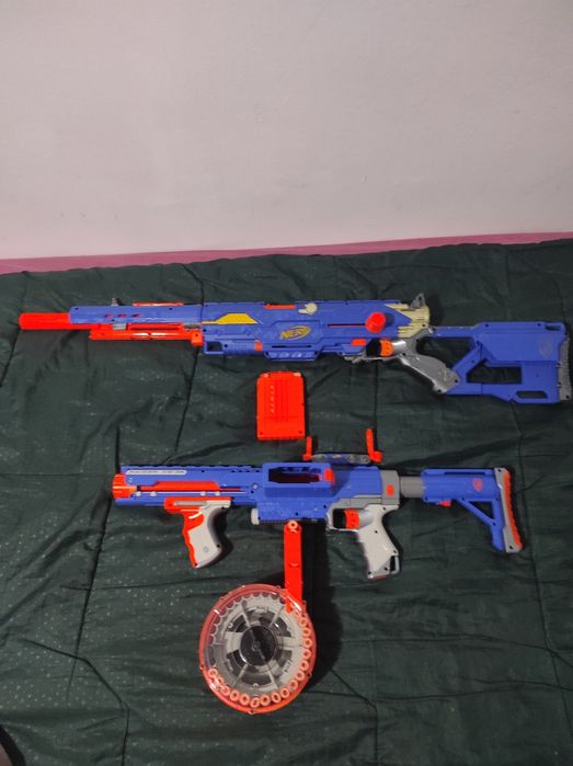 NERF...N-STRIKE..2 pistolas.