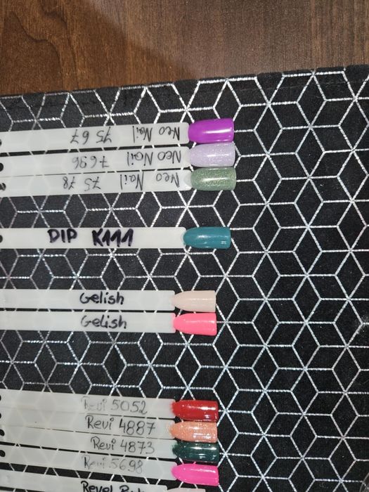 Pudry tytanowe różnych marek