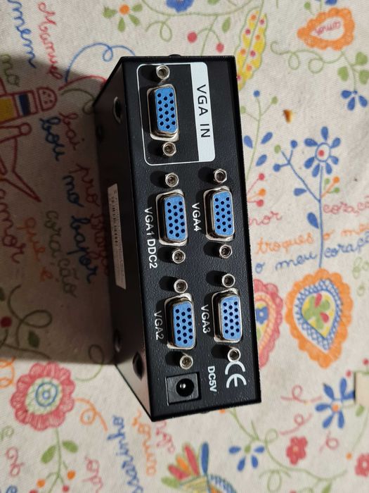 Divisor de VGA 4 canais (VGA splitter)